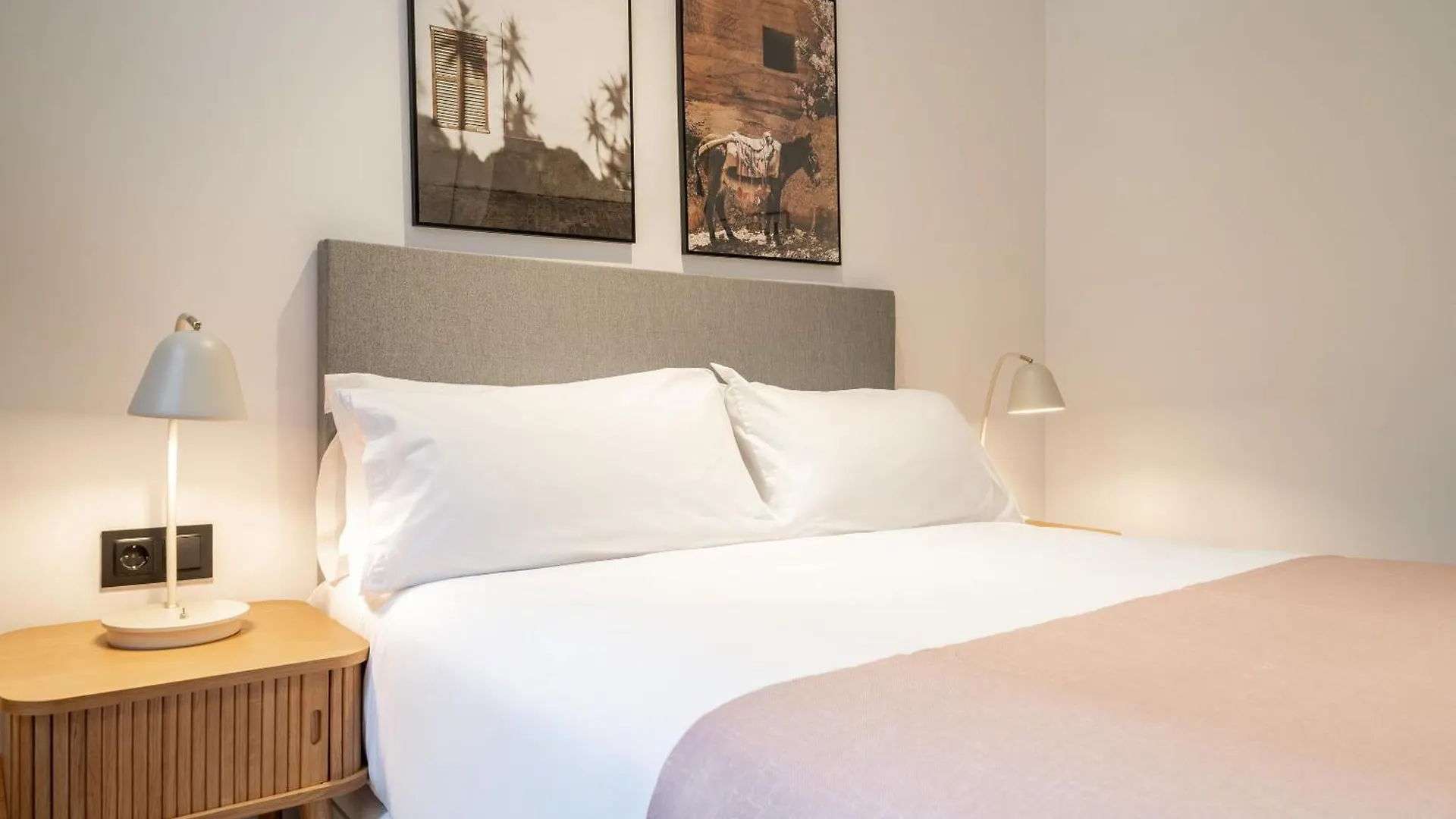 Limehome Malaga Calle Victoria İspanya