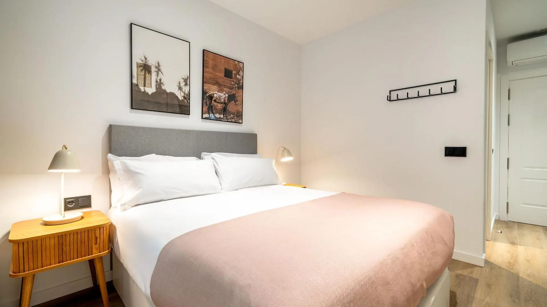 Limehome Malaga Calle Victoria 0*,  İspanya